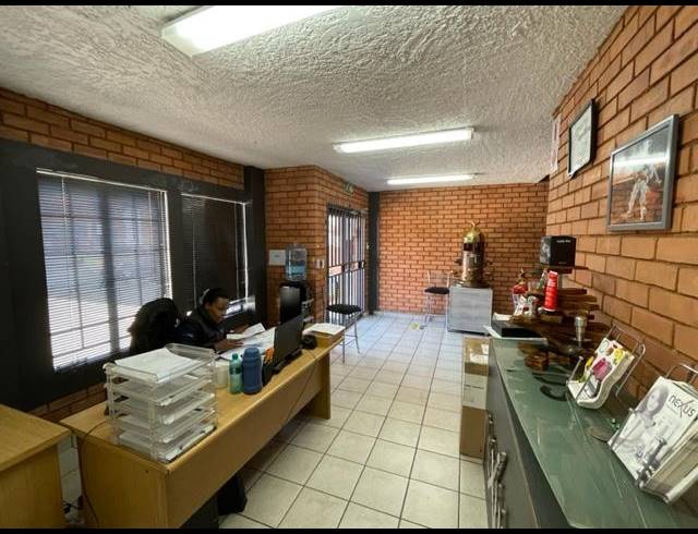 INDUSTRIAL PROPERTY TO RENT IN HENNOPSPARK
